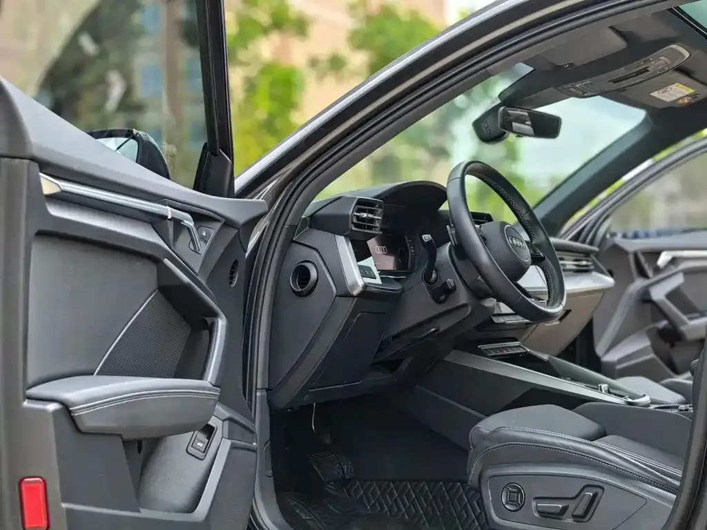 Audi A3 2023 из CN, фото 9