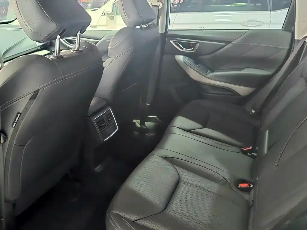 Subaru Forester 2025 из CN, фото 7