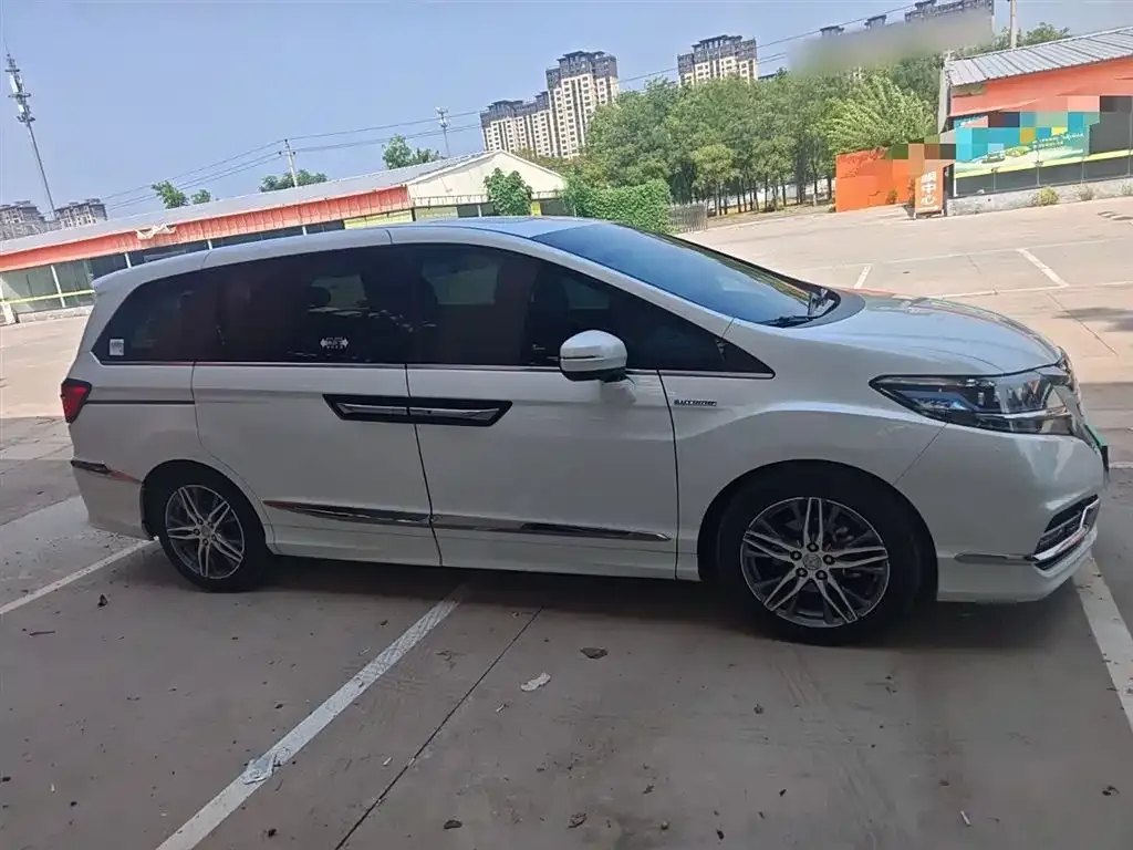 Honda Elysion 2021 из CN, фото 4