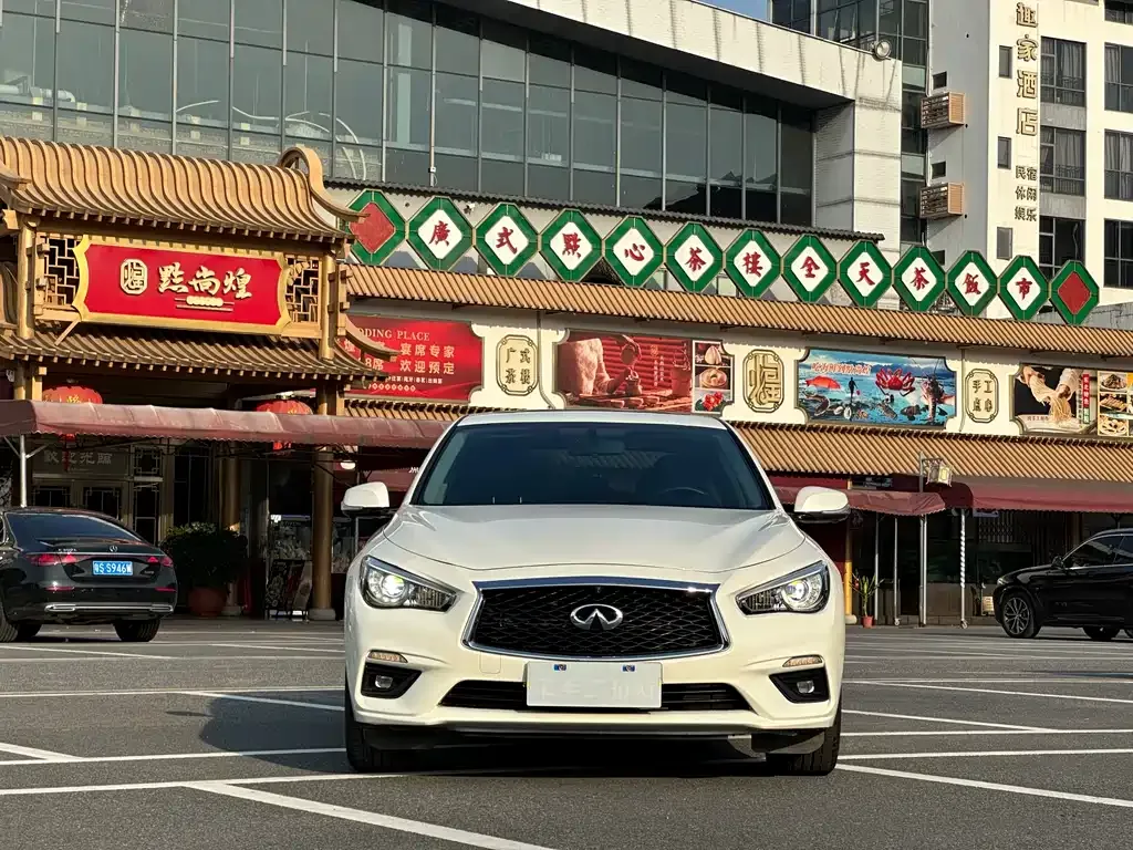 Infiniti Q50L 2021 из CN, фото 2