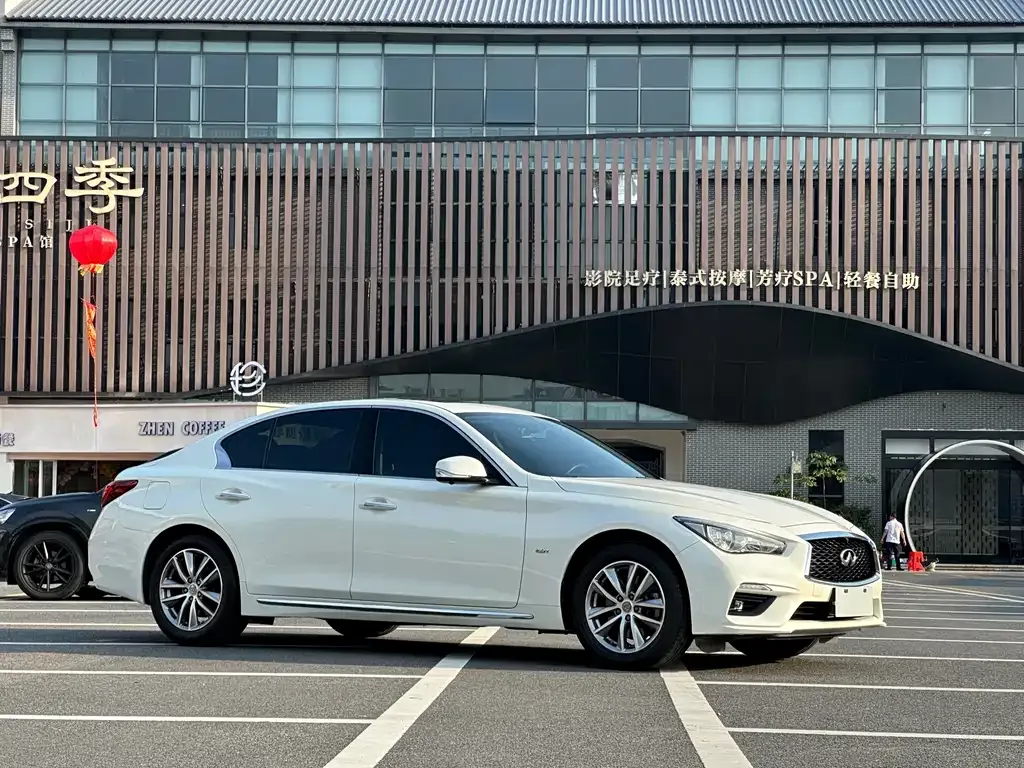 Infiniti Q50L 2021 из CN, фото 3