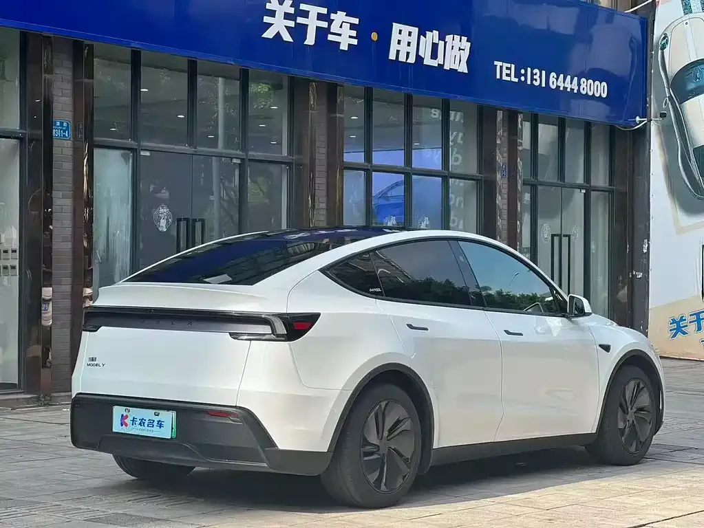 Tesla Model Y — фото 4