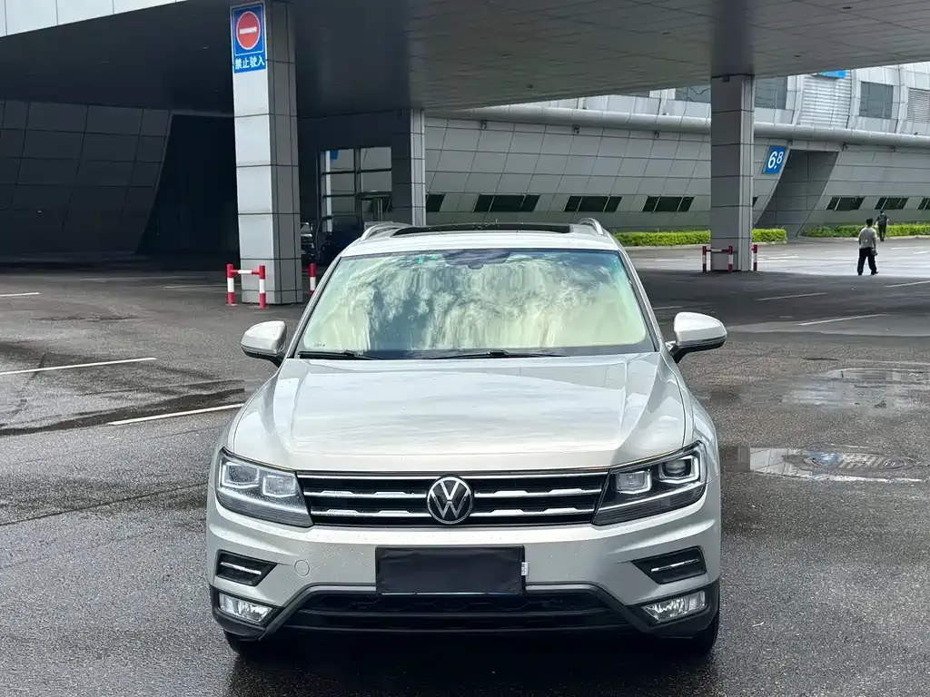 Volkswagen Tiguan L 2021 из CN, фото 2