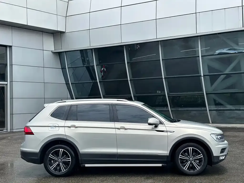 Volkswagen Tiguan L 2021 из CN, фото 3