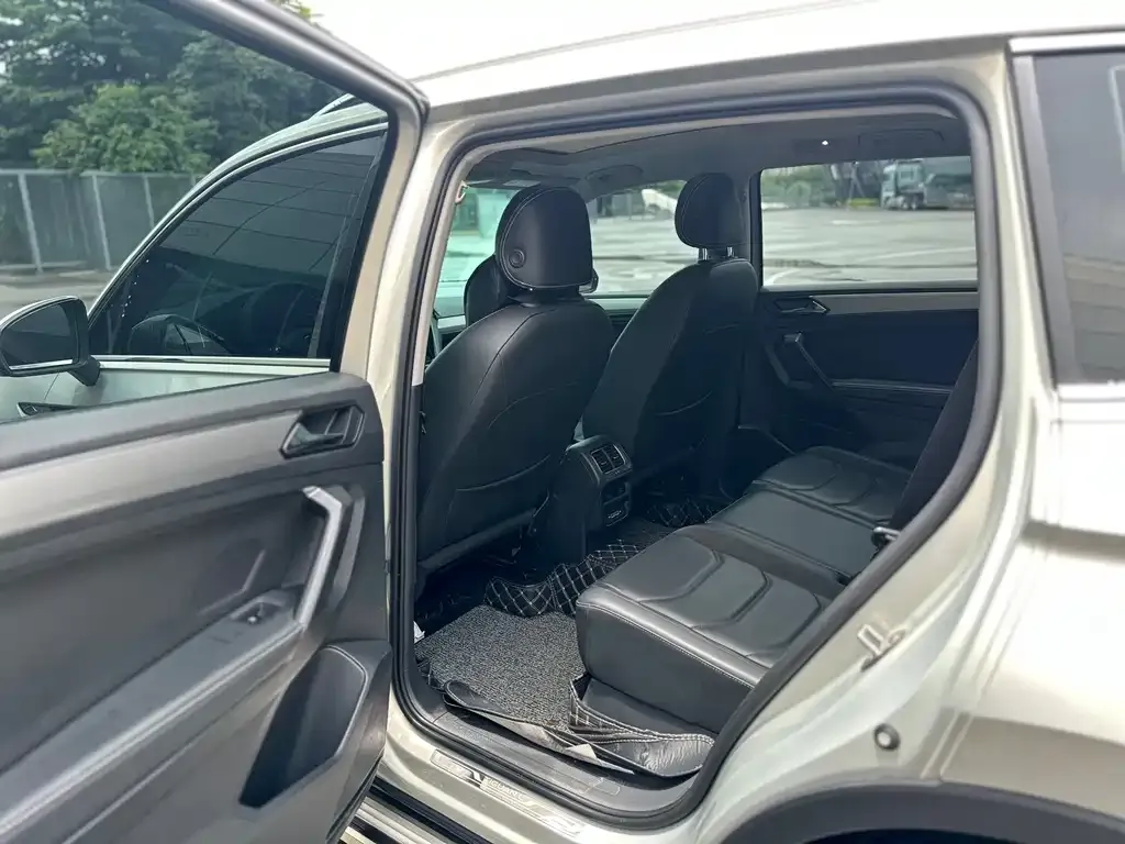 Volkswagen Tiguan L 2021 из CN, фото 7
