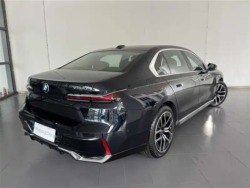 BMW 7 Series 2025 из CN, фото 3