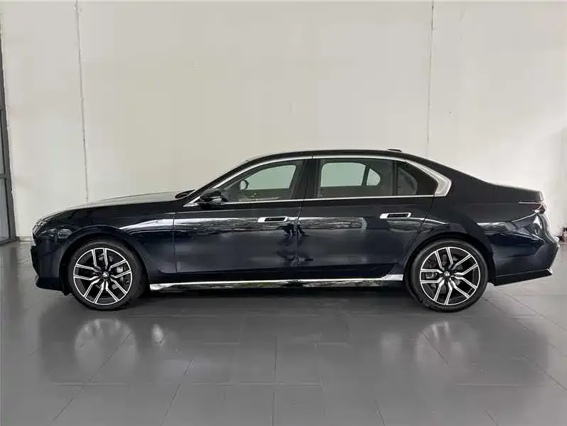BMW 7 Series 2025 из CN, фото 4