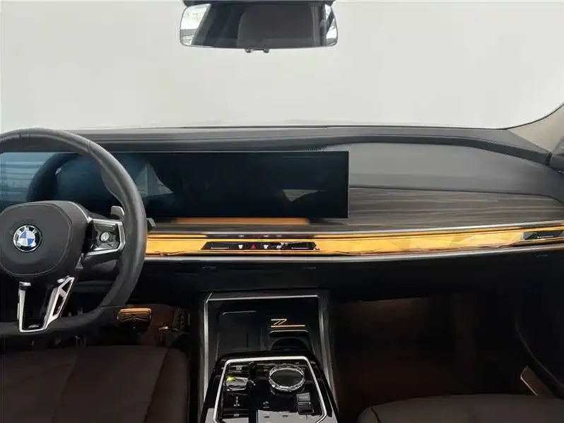 BMW 7 Series 2025 из CN, фото 8