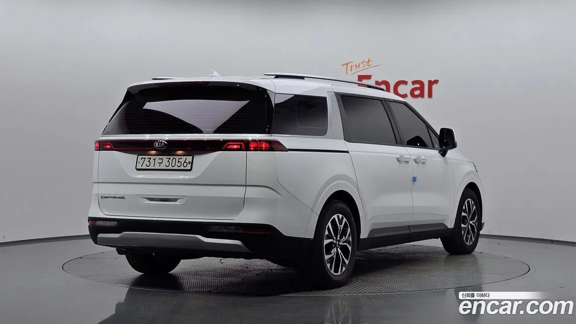 Kia Carnival — фото 2