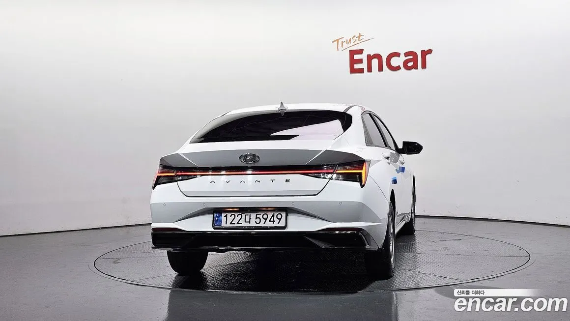 Hyundai AVANTE — фото 4