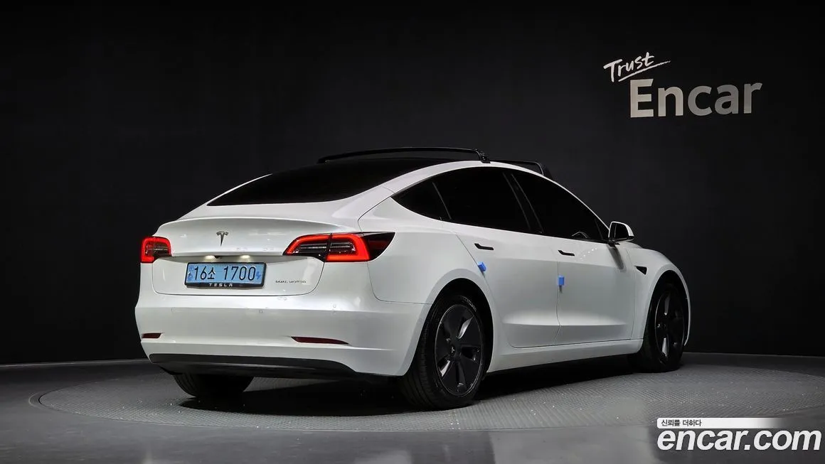 Tesla Model 3 — фото 2