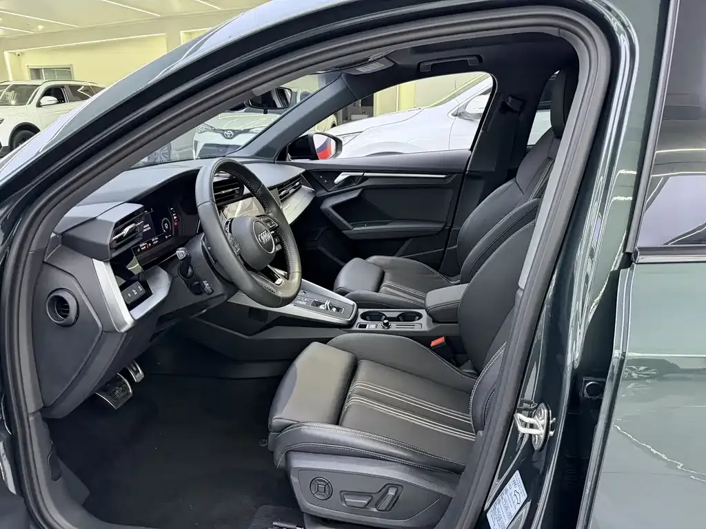 Audi A3 2022 из CN, фото 4