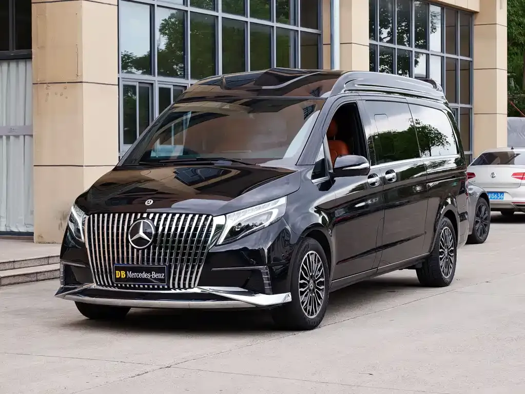 Mercedes-Benz V-Class 2023 из CN, фото 1