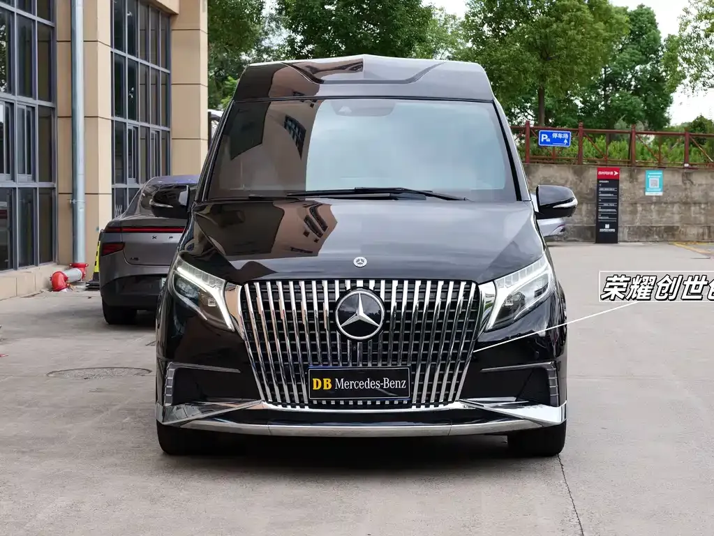 Mercedes-Benz V-Class 2023 из CN, фото 2