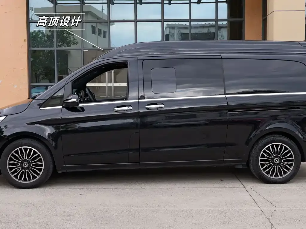 Mercedes-Benz V-Class 2023 из CN, фото 4