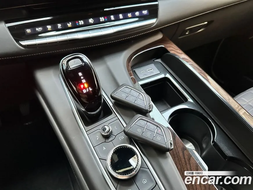 Cadillac Escalade 2023 из KR, фото 9