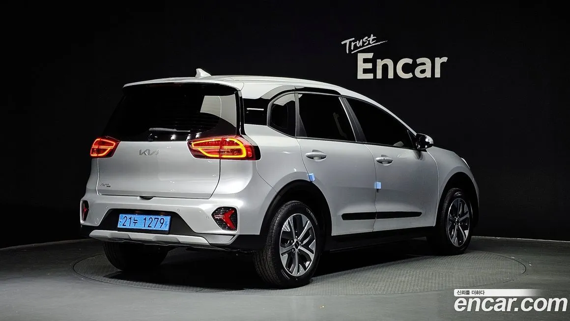 Kia Niro 2023 из KR, фото 2