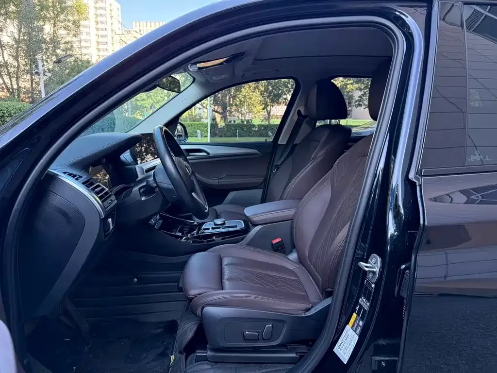 BMW iX3 2024 из CN, фото 7