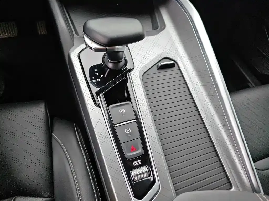 Geely Xingrui 2022 из CN, фото 10