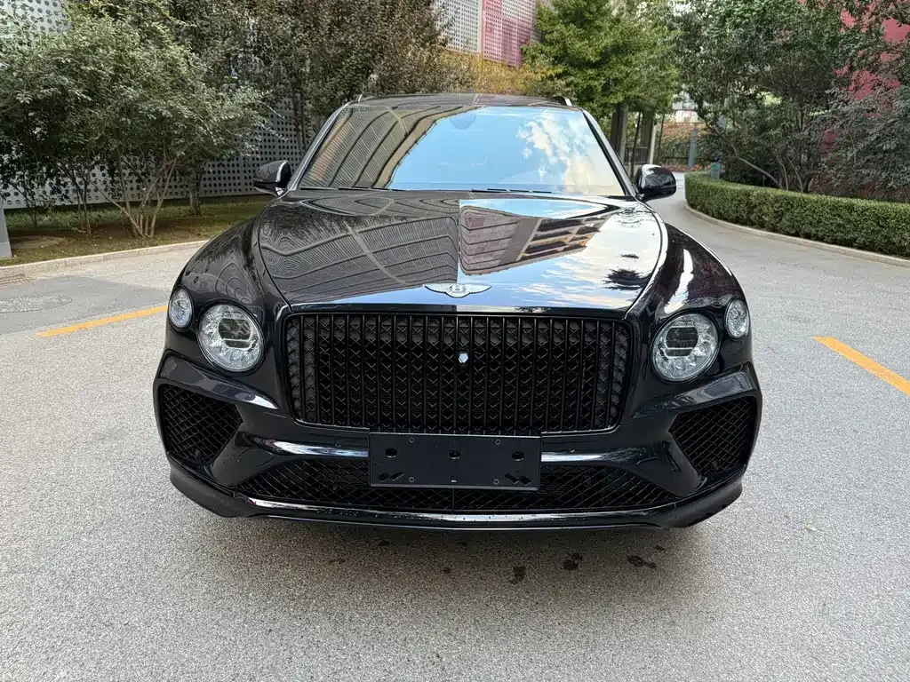 Bentley Bentayga 2023 из CN, фото 3