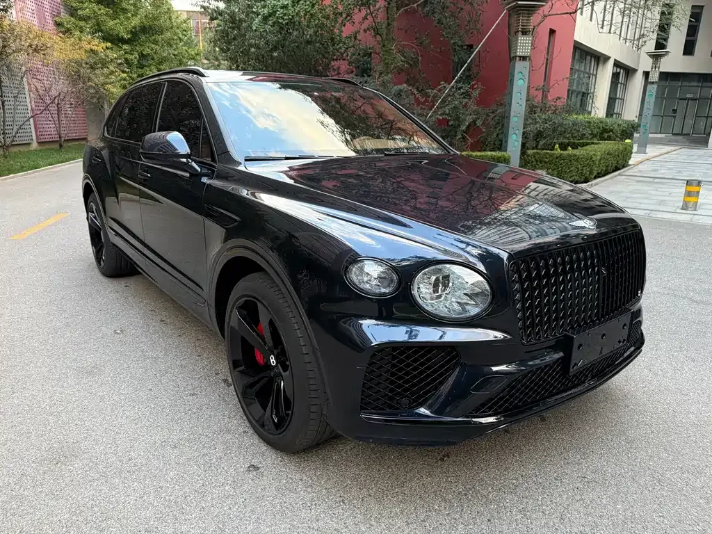 Bentley Bentayga 2023 из CN, фото 4