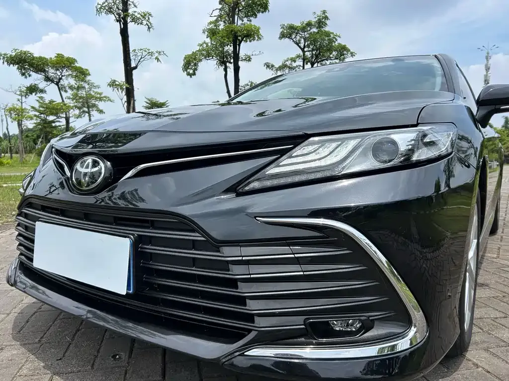 Toyota Camry — фото 8