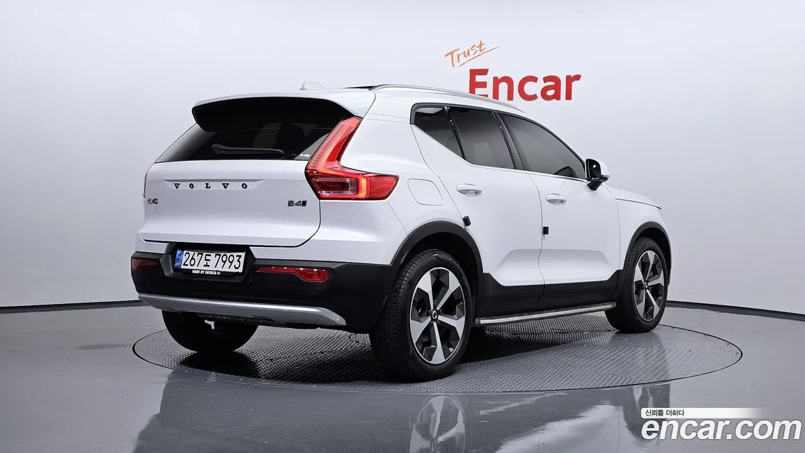 Volvo XC40 — фото 2