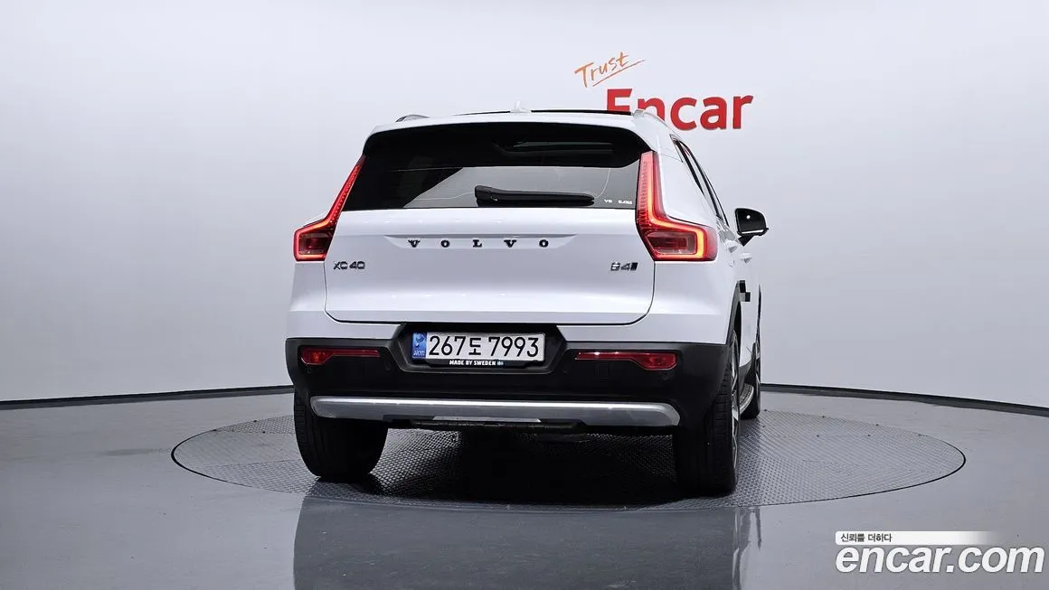 Volvo XC40 — фото 4