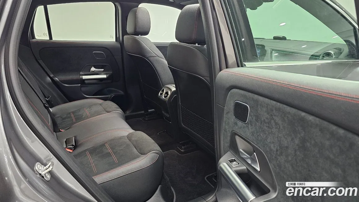Mercedes-Benz EQA — фото 10