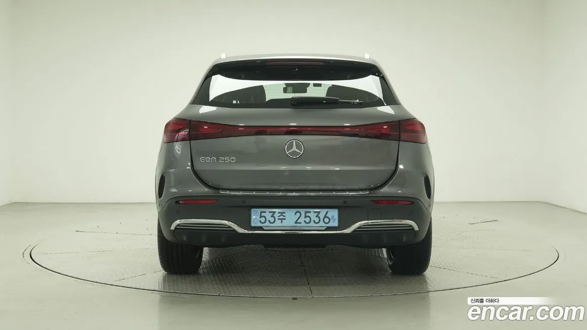Mercedes-Benz EQA — фото 4