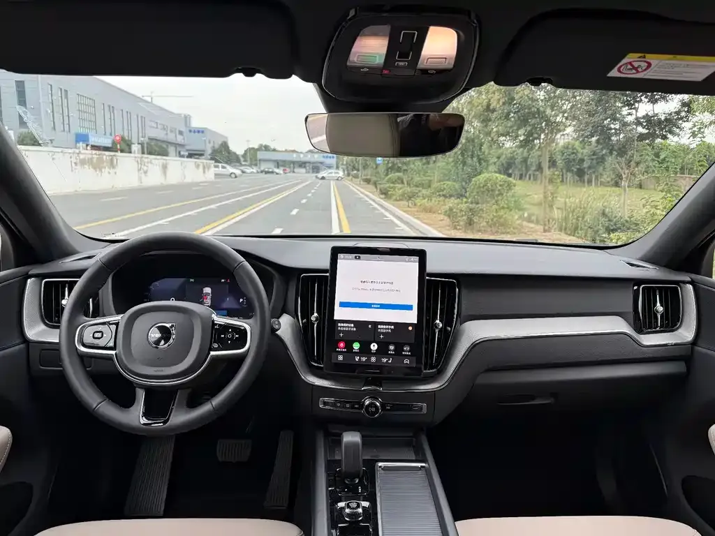 Volvo XC60 2025 из CN, фото 6