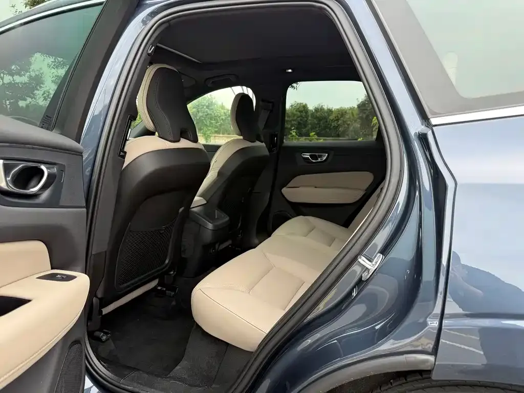 Volvo XC60 2025 из CN, фото 7