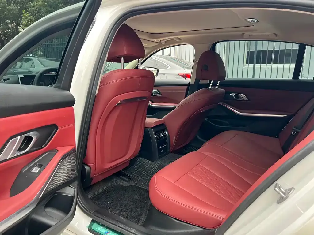 BMW 3 Series 2024 из CN, фото 3