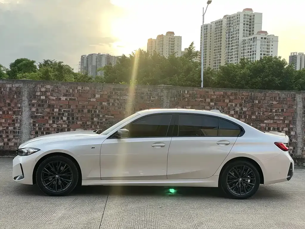BMW 3 Series 2024 из CN, фото 3