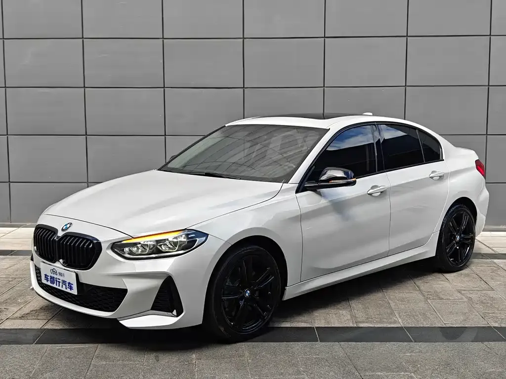 BMW 1 Series 2021 из CN, фото 1