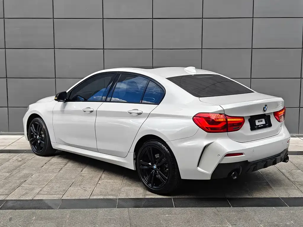 BMW 1 Series 2021 из CN, фото 10