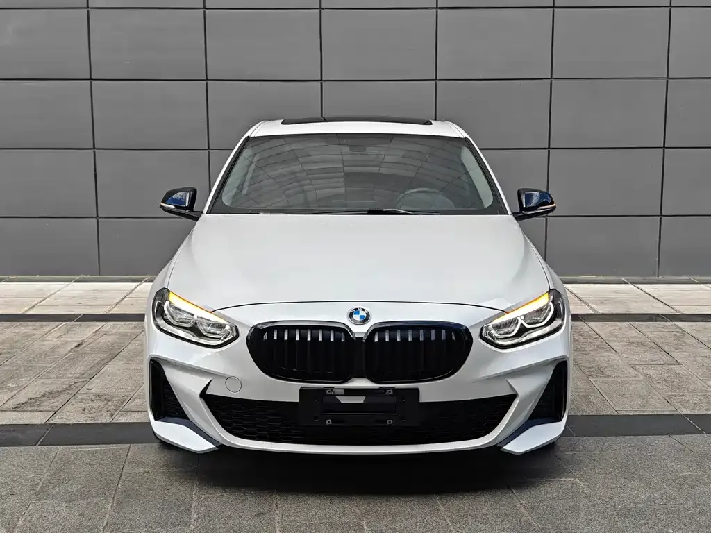 BMW 1 Series 2021 из CN, фото 4