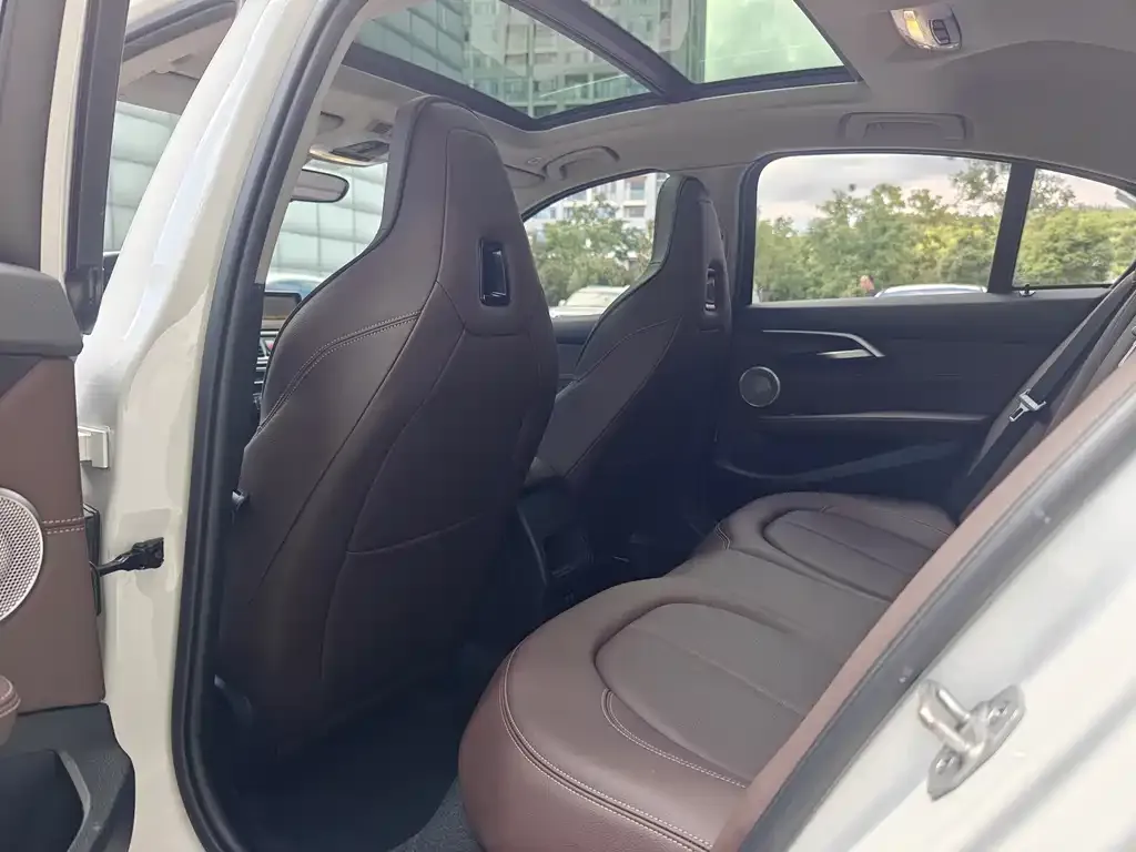BMW 1 Series 2021 из CN, фото 7