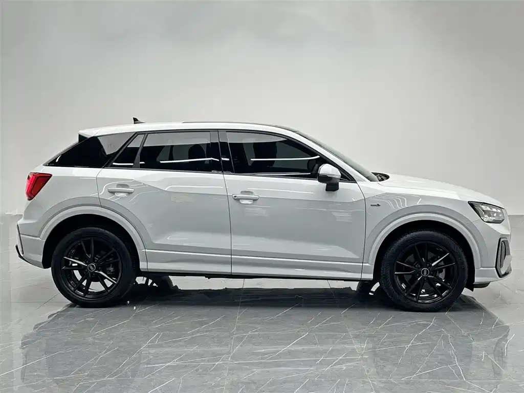 Audi Q2L 2024 из CN, фото 7