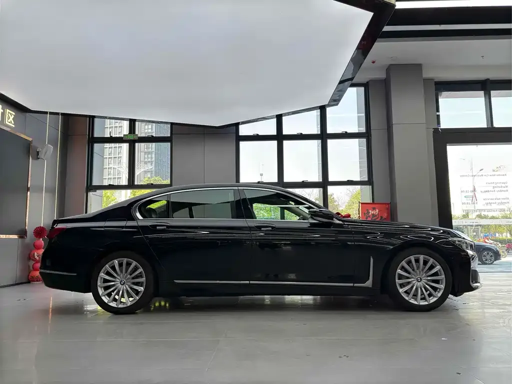 BMW 7 Series 2022 из CN, фото 6