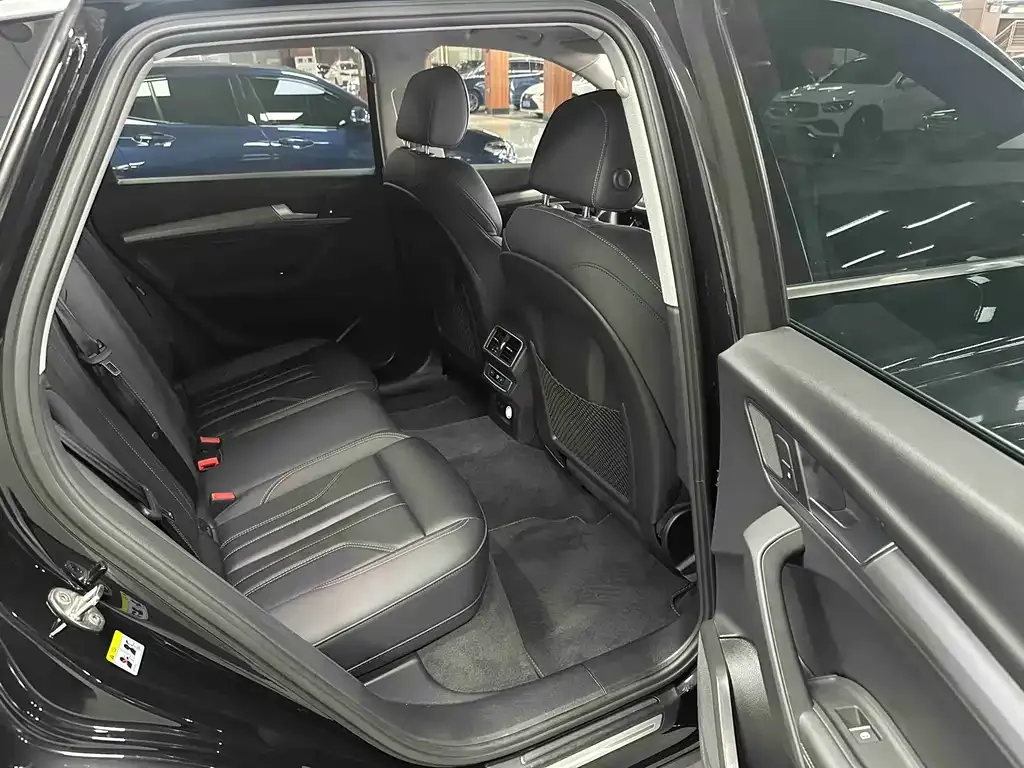 Audi Q5L 2022 из CN, фото 7