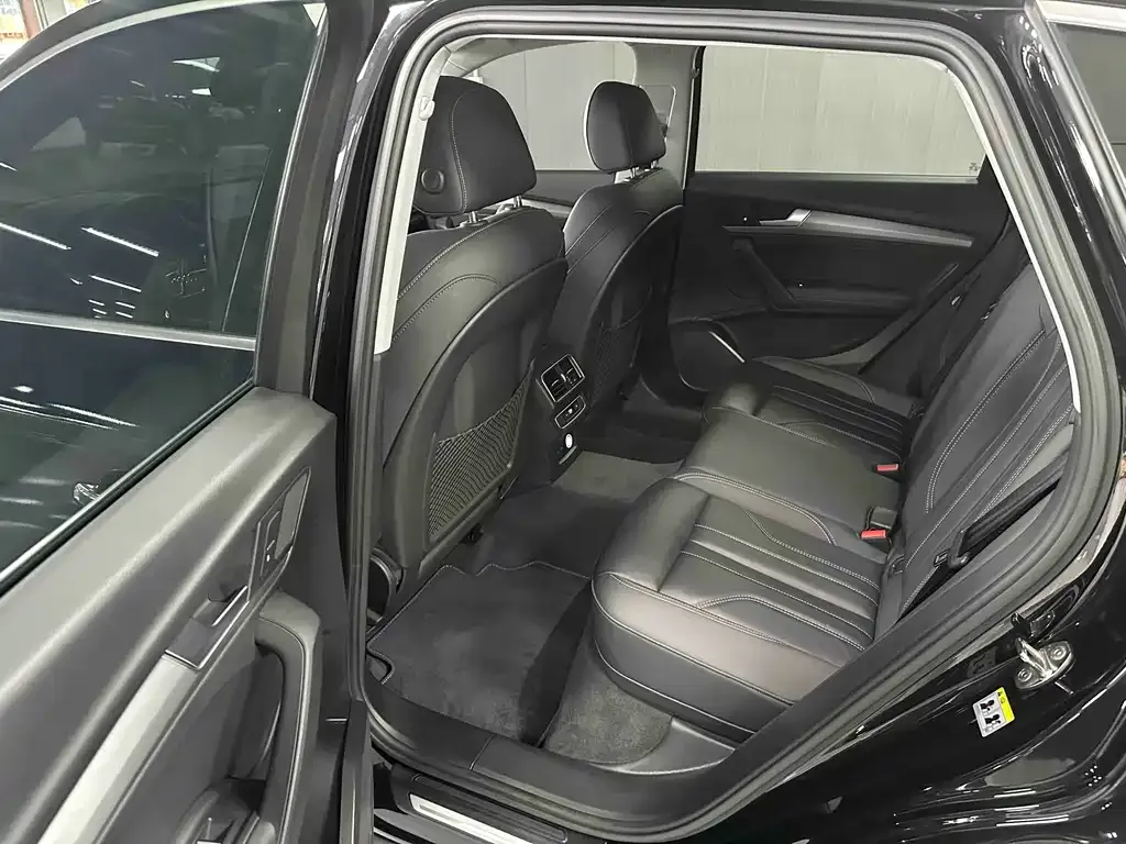 Audi Q5L 2022 из CN, фото 8