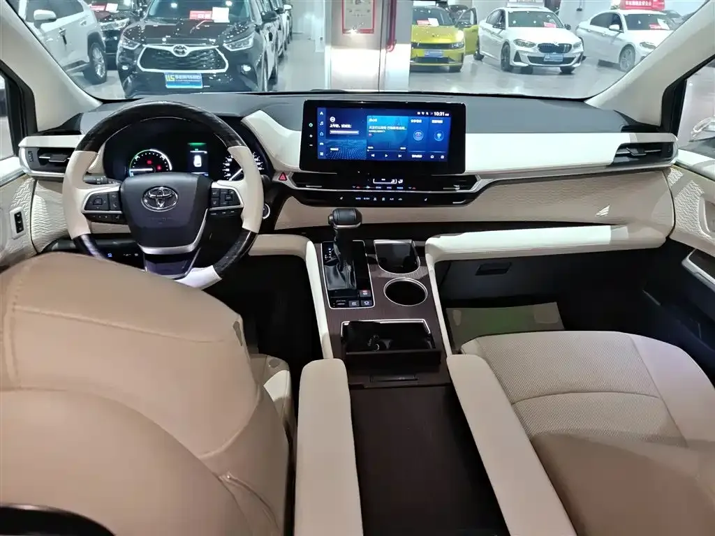 Toyota Granvia 2023 из CN, фото 10