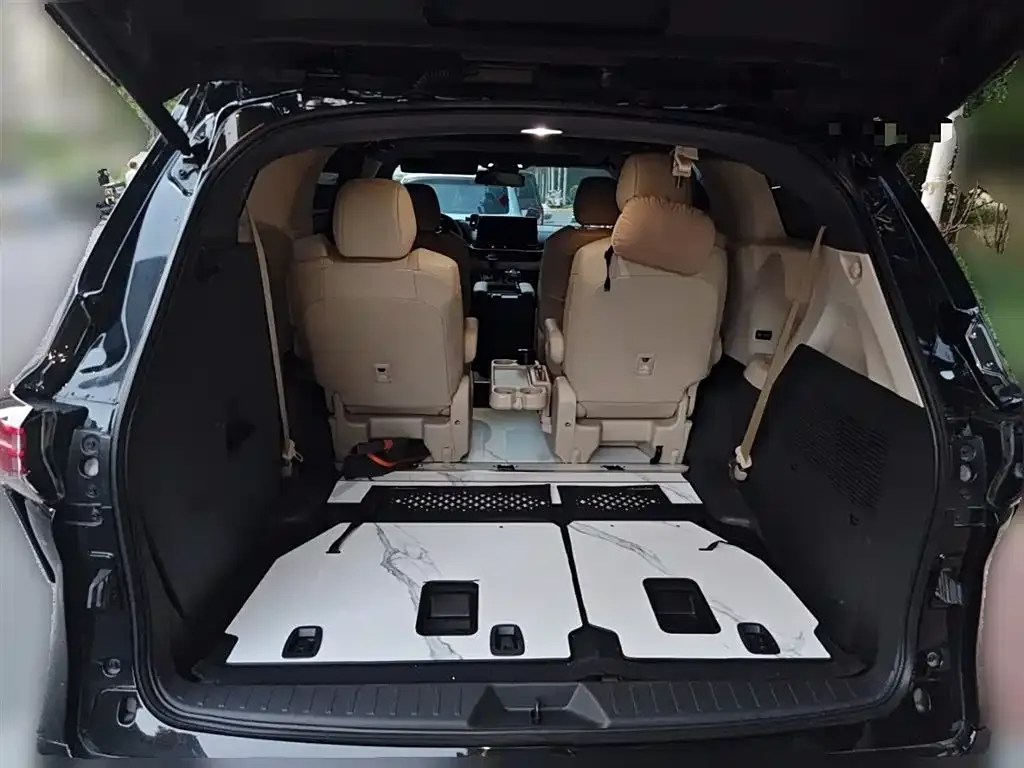 Toyota Granvia 2024 из CN, фото 10