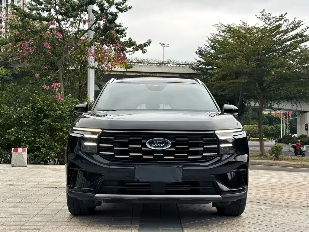 Ford Edge 2023 из CN, фото 2