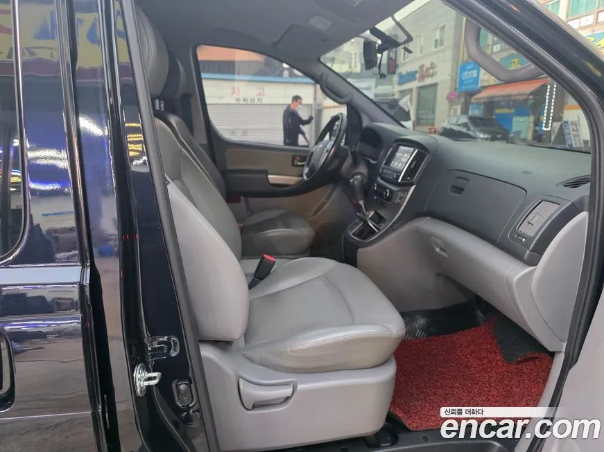 Hyundai Starex — фото 10