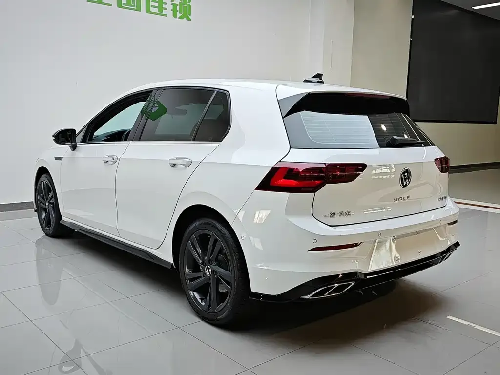 Volkswagen Golf 2022 из CN, фото 5