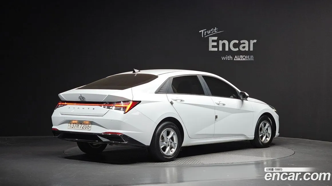 Hyundai AVANTE — фото 2