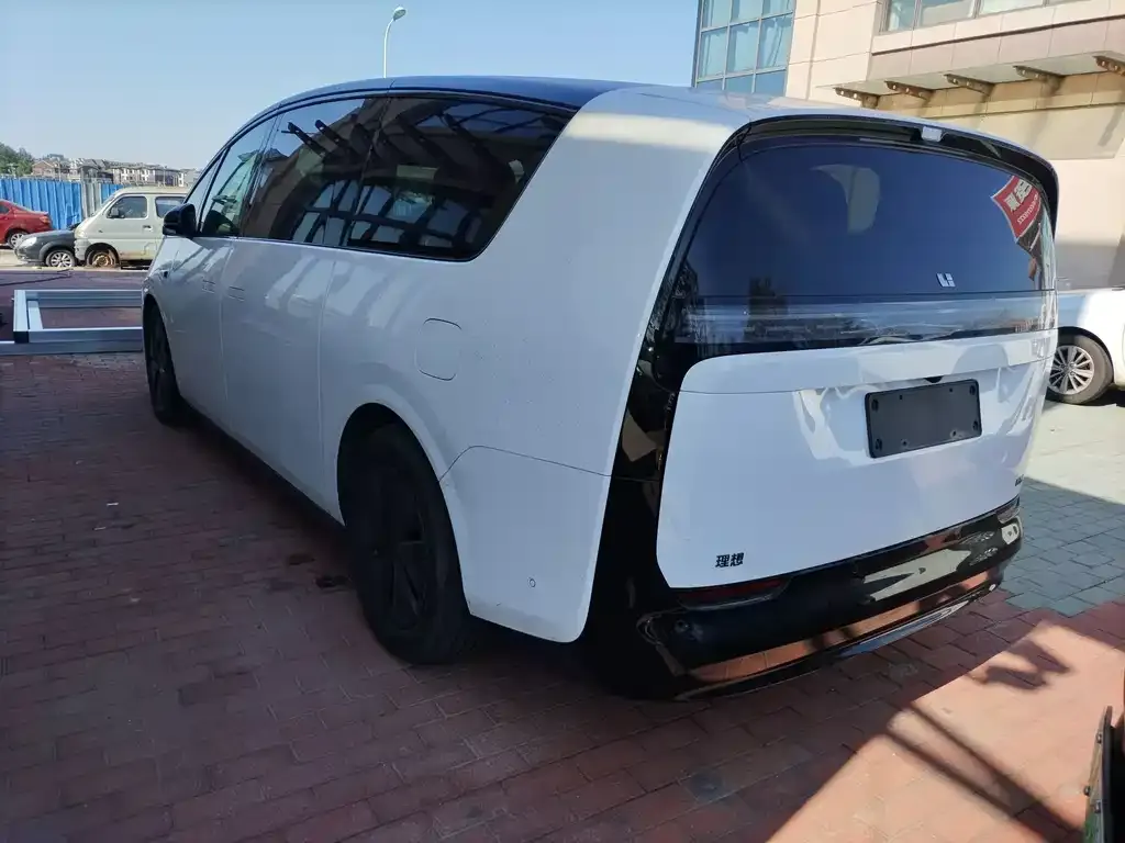 Li Auto MEGA 2024 из CN, фото 2