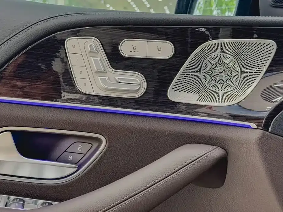 Mercedes-Benz GLS — фото 9